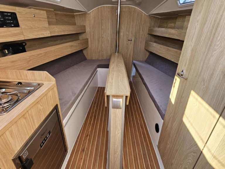 Sailboat to hire Szczecin at the best price