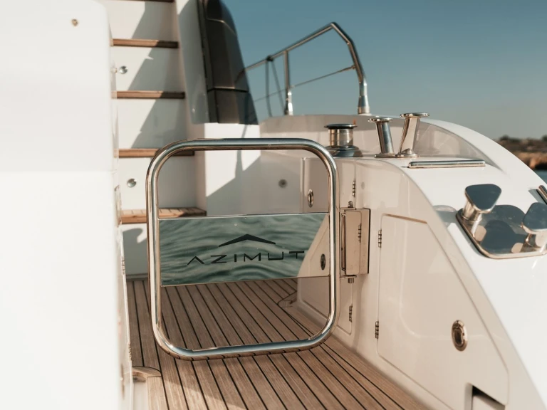 Hire Luxury Yacht with or without skipper Azimut Polignano a Mare