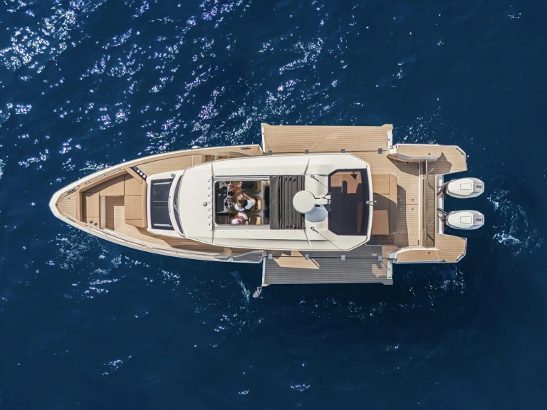 Hire Motorboat Saxdor with a boat licence