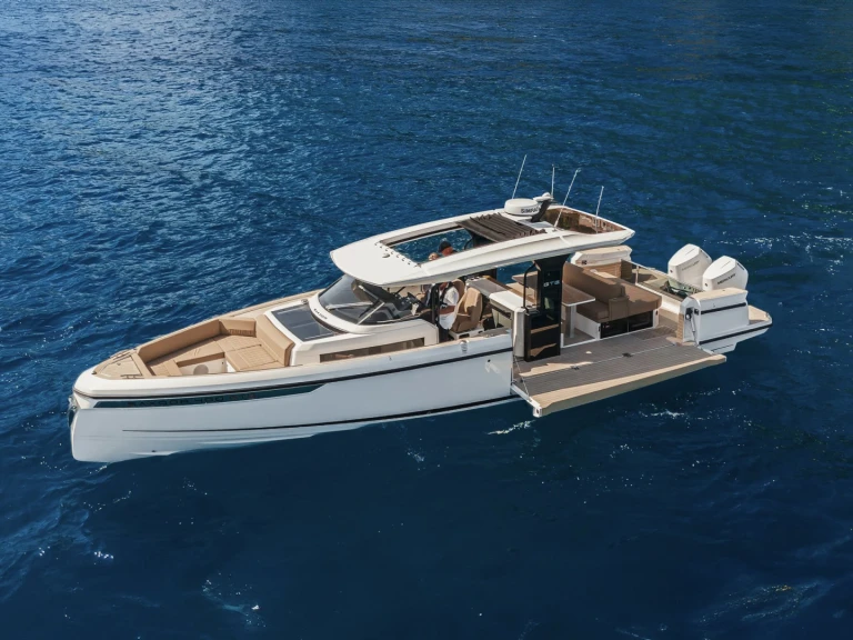 Hire a Saxdor 400 GTS Marina Botafoch