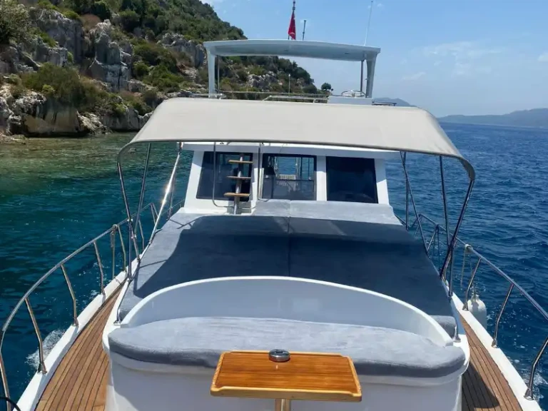 Sailboat to hire Antalya (City) at the best price