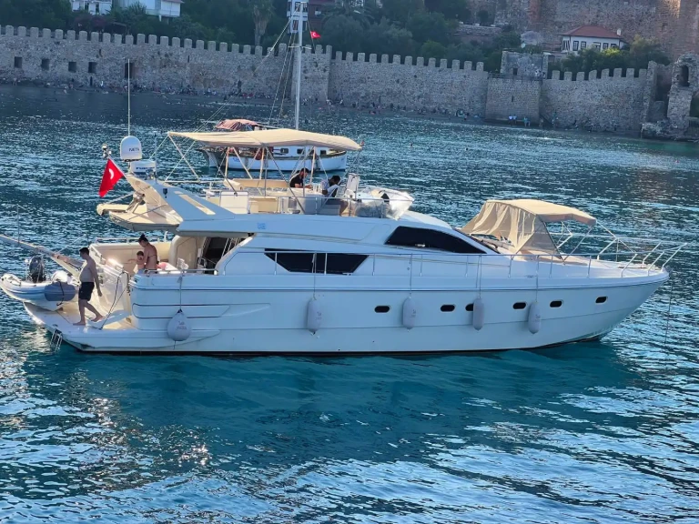 Hire Luxury Yacht with or without skipper Custom Alanya