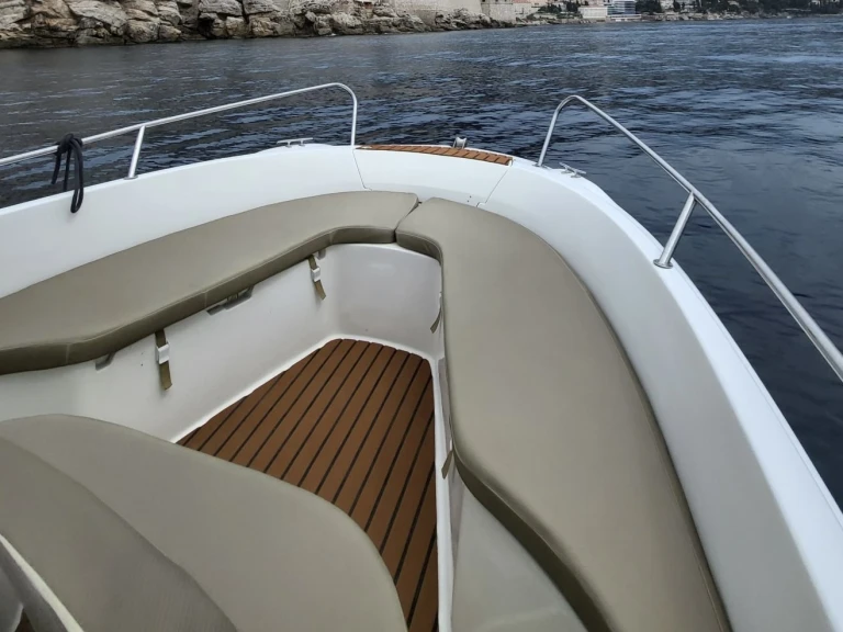 Motorboat to hire Kaštela at the best price