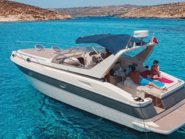 Charter a Ilver mirable 39  in Porto Rotondo on Samboat