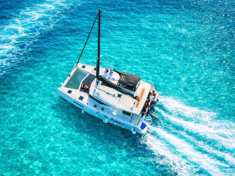 Hire Catamaran with or without skipper Fountaine Pajot Castellammare di Stabia