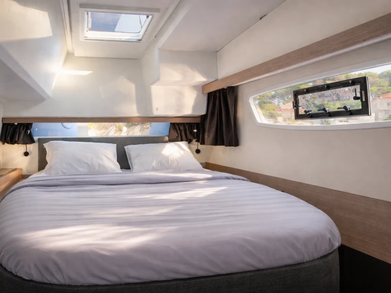 Hire a Fountaine Pajot Isla 40 Castellammare di Stabia