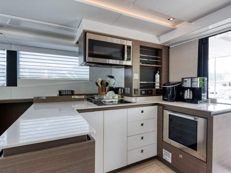 Catamaran to hire Tortola at the best price