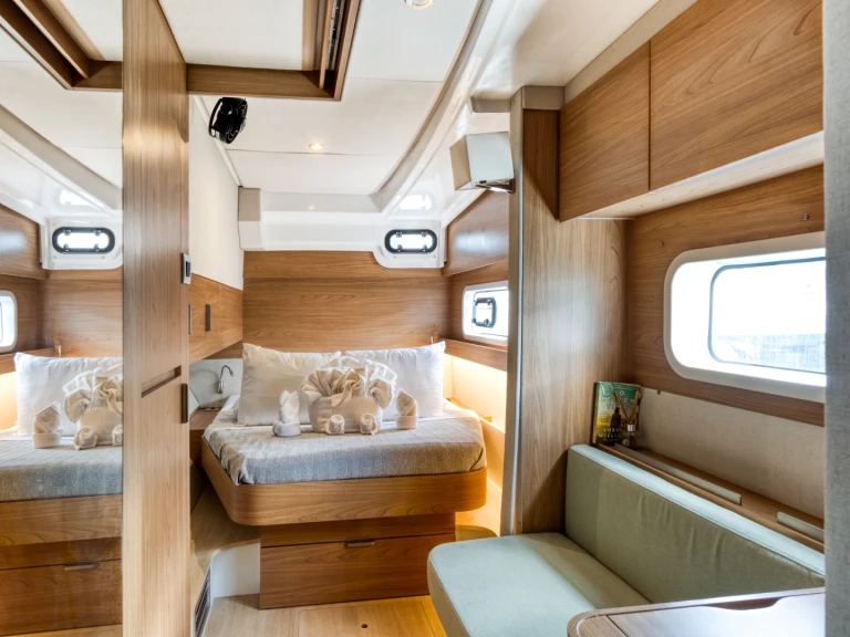 Catamaran hire in Tortola - Bali Bali 4.0