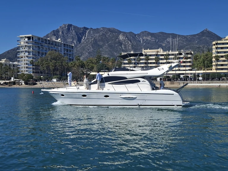 Yacht hire Marbella cheap Majestic 46 Fly