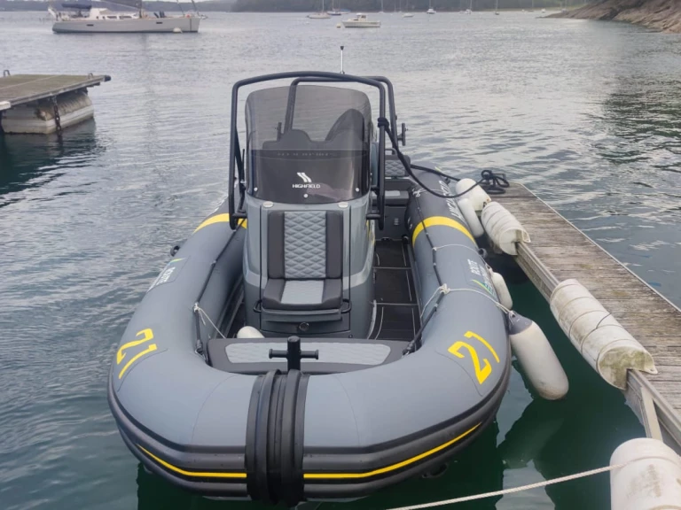 Hire RIB Highfield with a boat licence