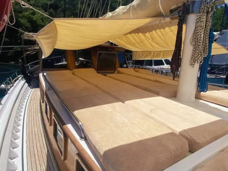 Sailboat to hire Göcek at the best price