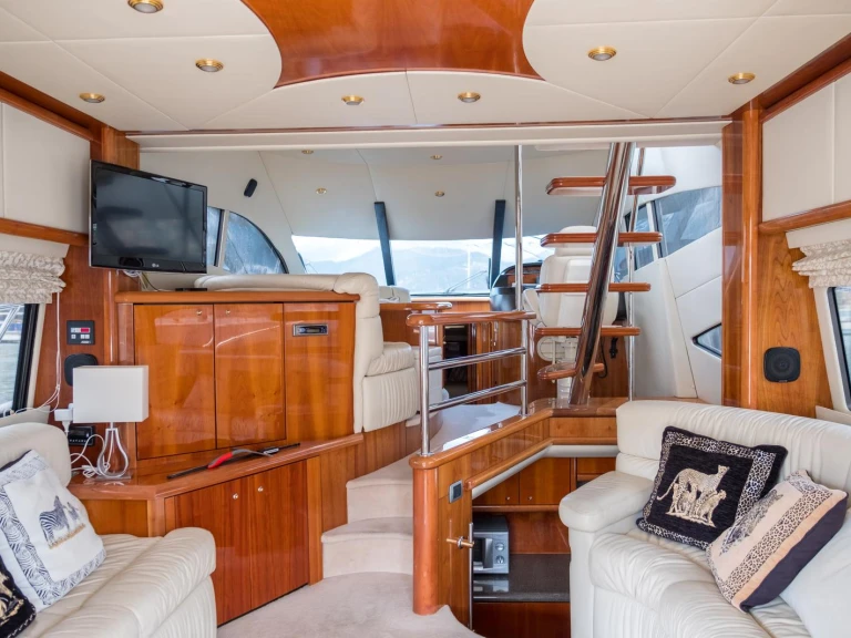 Yacht hire Rapallo cheap manhattan fly