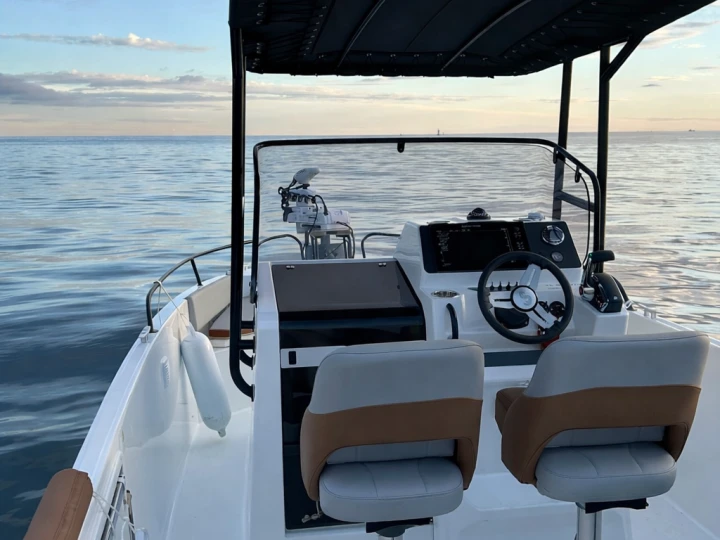 Yacht charter Toulon - Bénéteau Flyer 7 SPACEdeck on SamBoat