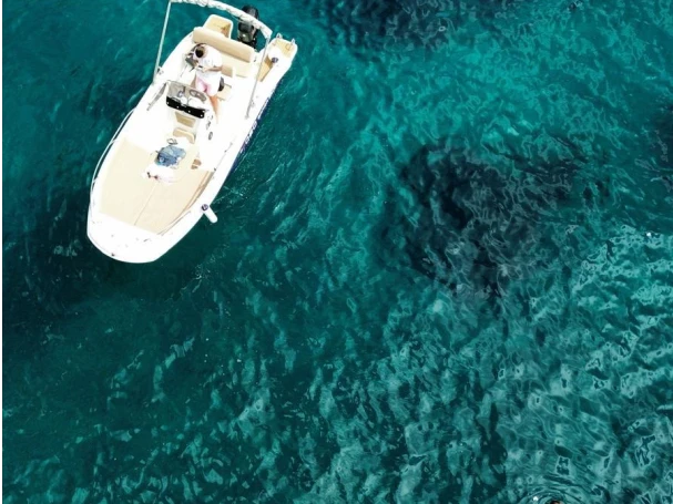 Yacht hire Sorrento cheap Q20