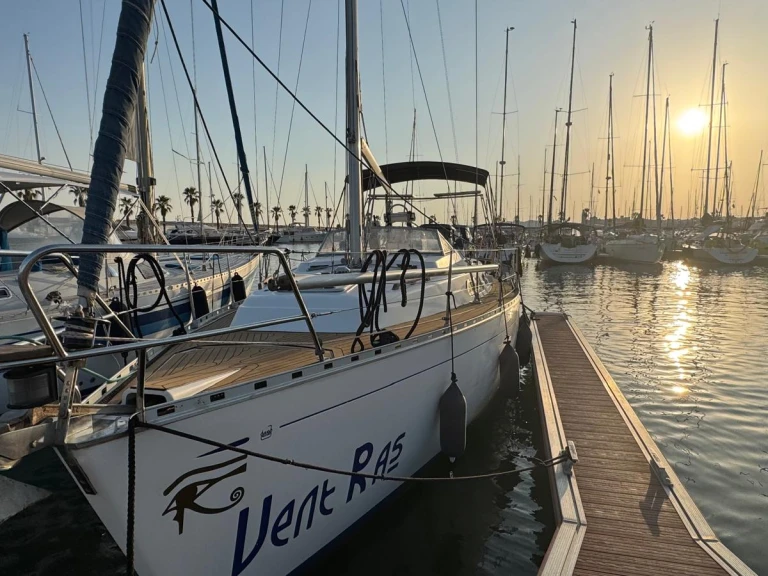Sailboat to hire Sitges at the best price