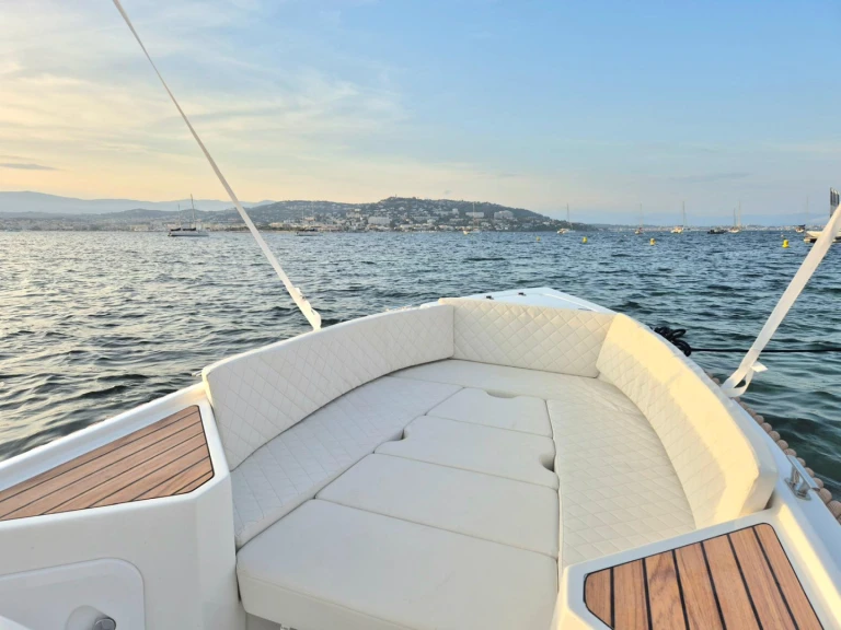 Motorboat to hire Cannes at the best price