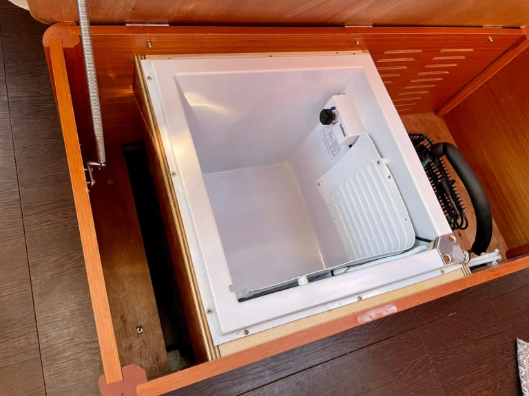 Sailboat to hire Dénia at the best price