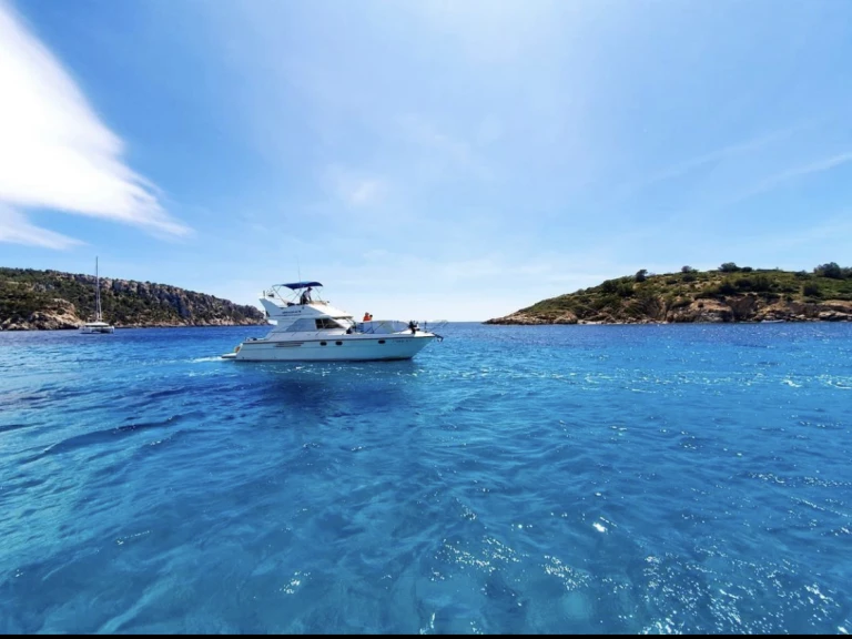 Hire Motorboat Princess with a boat licence