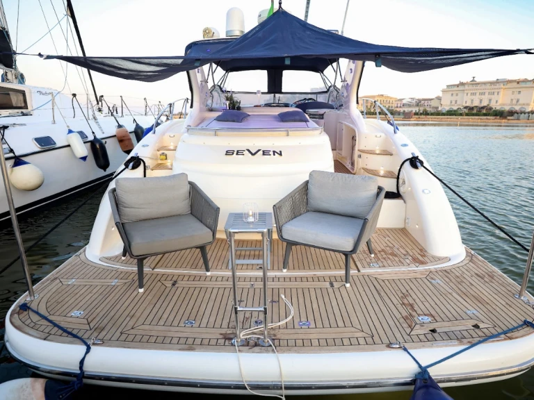 Hire a Azimut Atlantis 47 Porto Siracusa