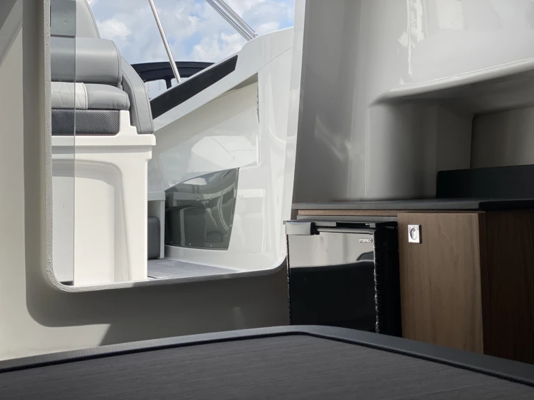 Yacht charter Fleesensee - Karnic Karnic SL 702 on SamBoat