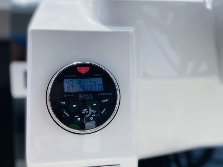 Hire a Karnic Karnic SL800 Fleesensee