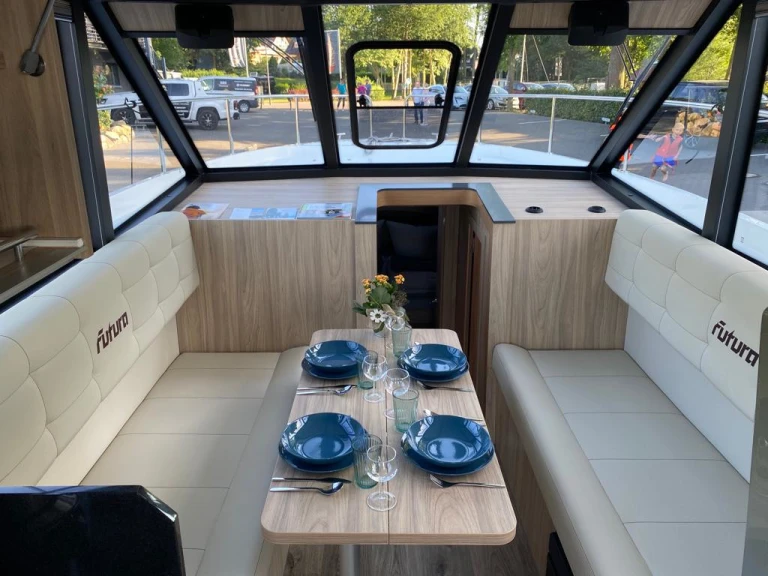 Motorboat hire in Fleesensee - Cobra Futura 40 Grand Horizon