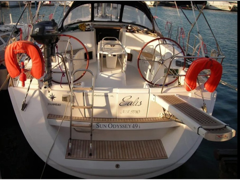 Hire Sailboat Jeanneau with a boat licence