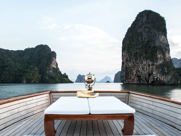 Yacht hire Mai Khao cheap Motoryacht Maha Bhetra