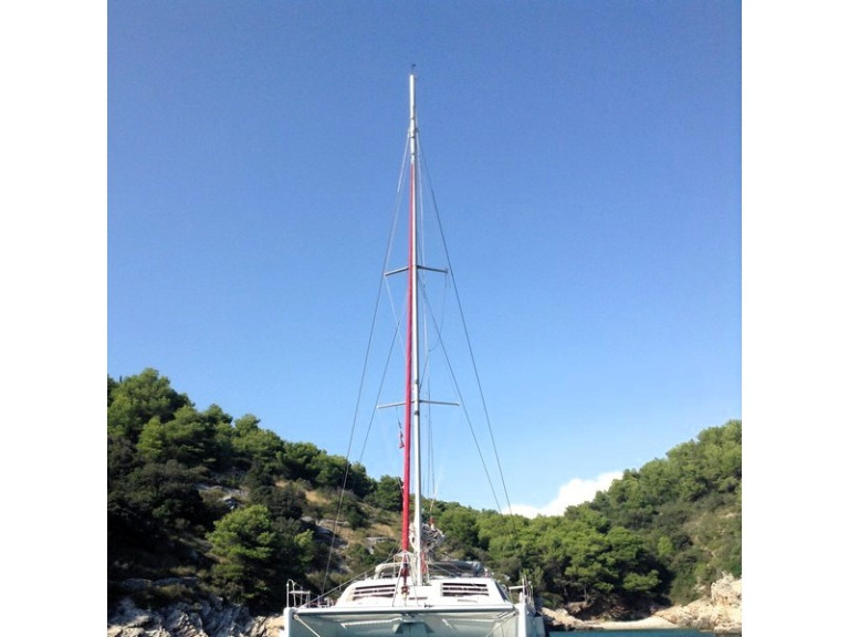 Hire Catamaran Leopard with a boat licence