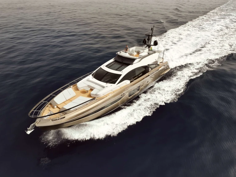Hire Luxury Yacht Azimut with a boat licence