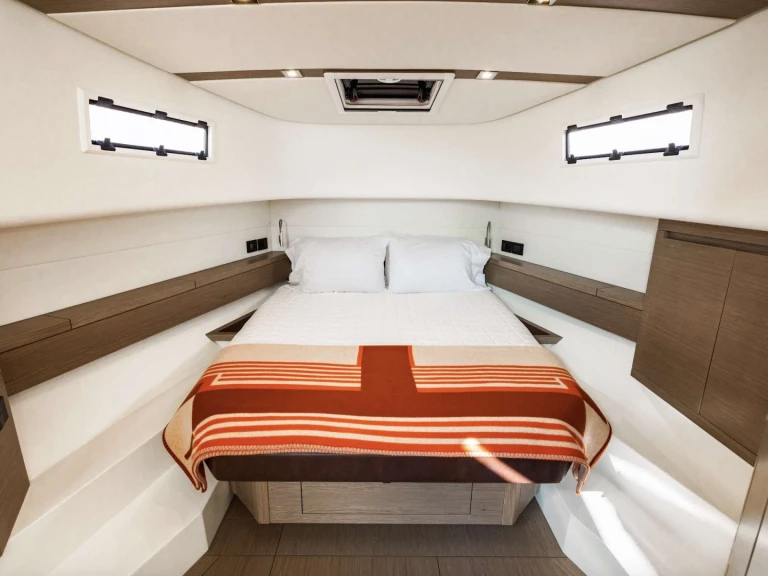 Yacht hire Miami cheap 43 Pardo