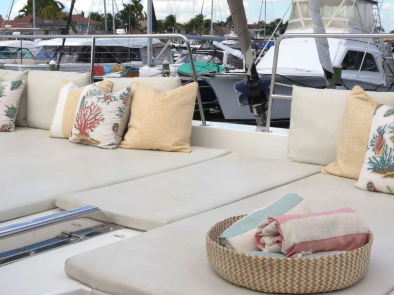 Hire a Bali ZURI 3 Nassau