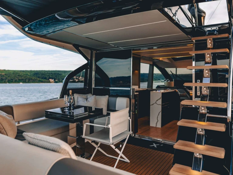 Luxury Yacht hire in Novi Vinodolski - Sunseeker X2