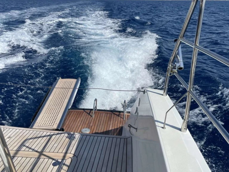 Yacht hire Lávrio cheap Lagoon 630 Motor Yacht