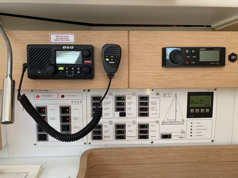 Charter a Elan Impression 45 in Betina on Samboat