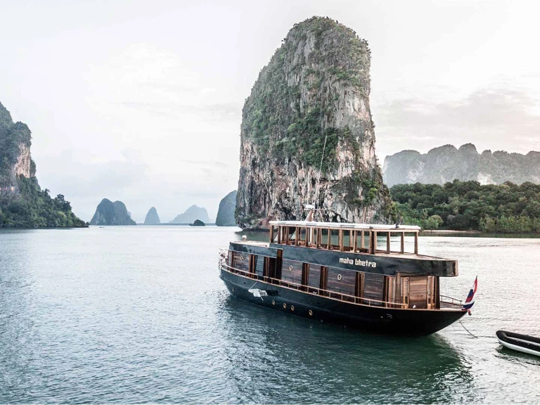 Charter a  Motoryacht Maha Bhetra in Mai Khao on Samboat