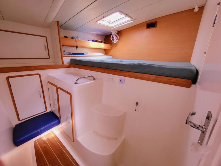 Hire Catamaran with or without skipper Leopard Eden Island