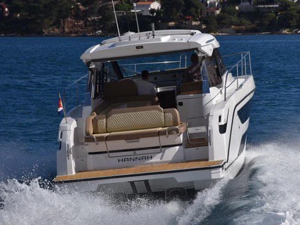 Luxury Yacht hire in Trogir - Bavaria Bavaria SR38 Hard Top