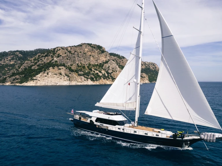 Hire Sailboat Custom Made with a boat licence