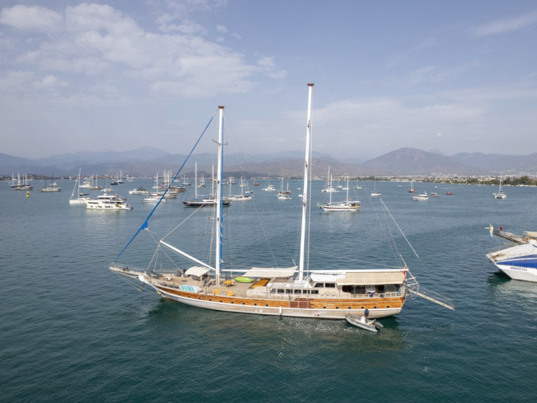 Hire a Unknown Prenses Selin Fethiye