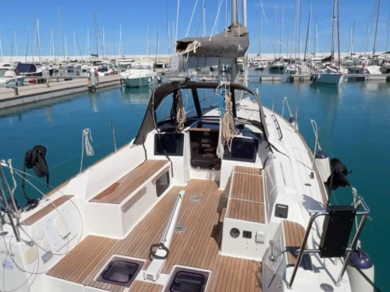Sailboat hire in Capo d'Orlando - Dufour Dufour 32