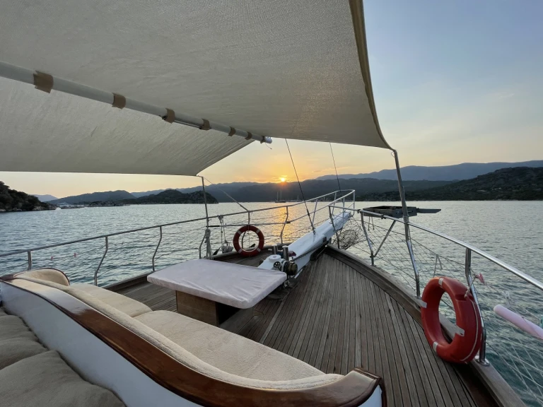 Sailboat to hire Antalya (City) at the best price