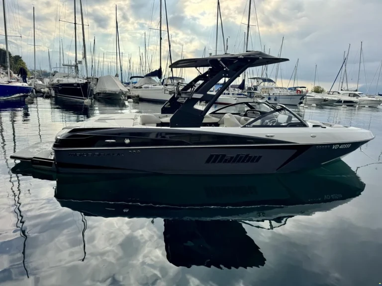Yacht charter Ouchy - Malibu WakeSetter 22 VLX on SamBoat