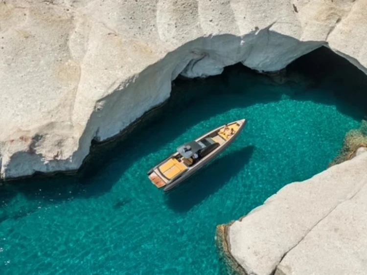 Yacht hire Lávrio cheap Technohull Omega 41