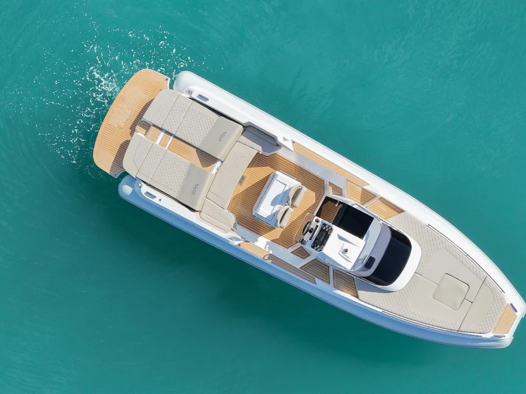 Hire RIB Noah with a boat licence