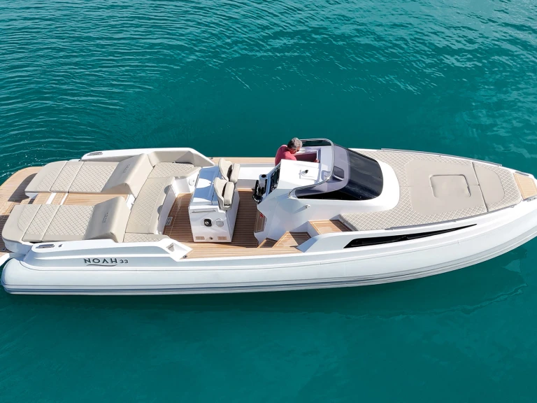 RIB hire in Castellammare del Golfo - Noah 33 CABIN