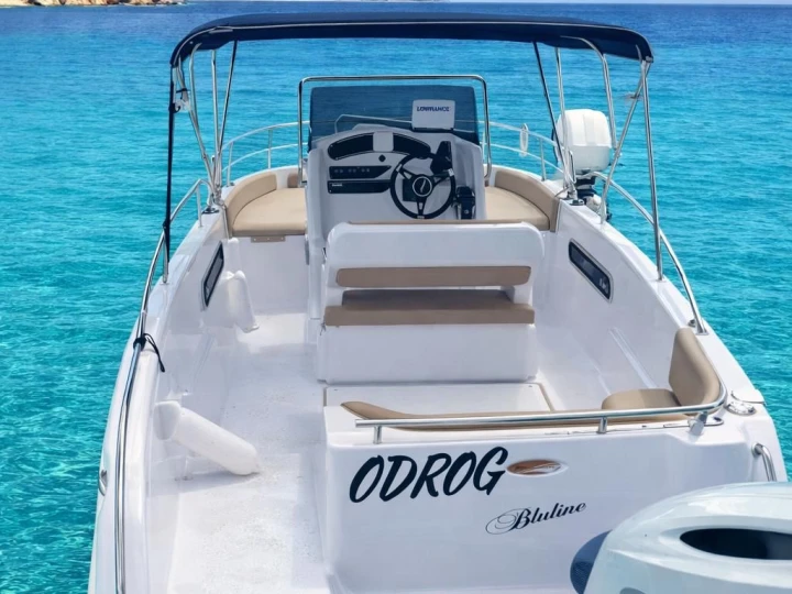 Yacht charter Marina De Cala D'Or - Blumax bluline 21 open on SamBoat