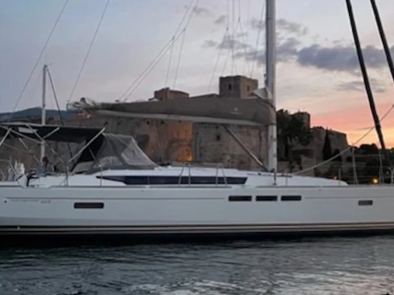 Sailboat to hire Palavas-les-Flots at the best price