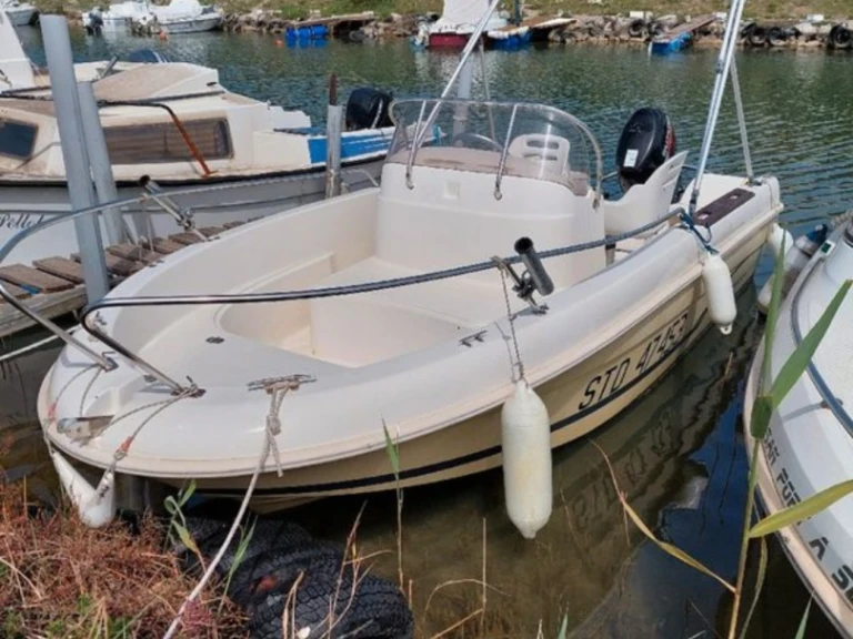 Charter a Jeanneau Cap Camarat 5.1 Style in Narbonne-Plage on Samboat