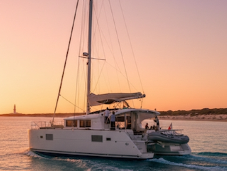 Hire a Lagoon Lagoon 400 S2 Sant Antoni de Portmany